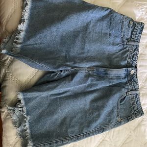 MISSGUIDED PLUS knee length shorts NEVER WORN